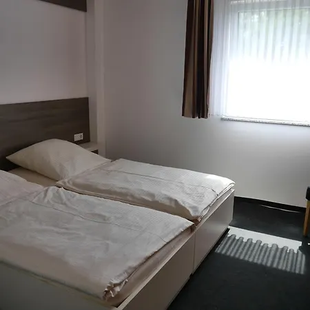 호텔 Ruhrstadtarena 2*
